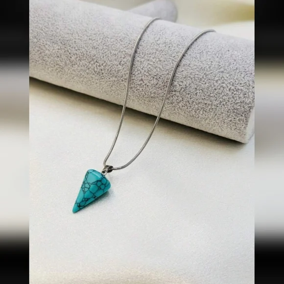 Natural Turquoise Hexagonal Point Pendant Set for Emotional Balance - Picture 2 of 3